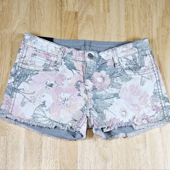 Bleulab Reversible Floral Shorts - Picture 9 of 9